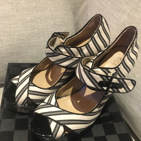 Black/white striped wedge with patent cork heel - Picture 7 of 8